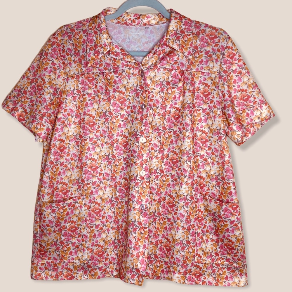 VINTAGE 🕺 shortsleeved 2-pocket button down top L